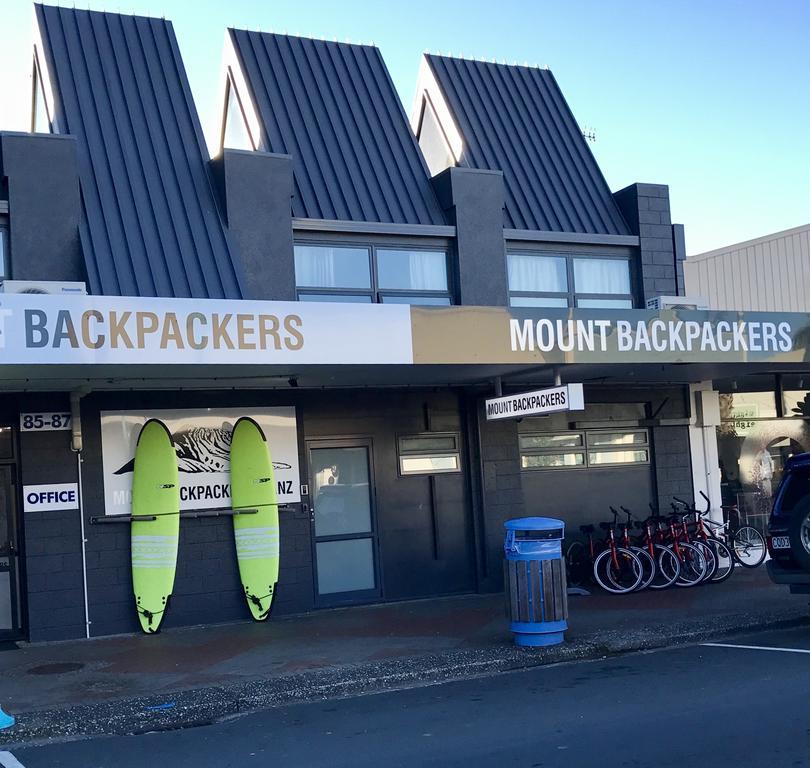 Хостел Mount Backpackers Маунт-Маунгани Экстерьер фото